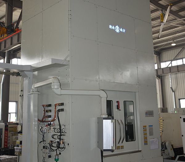 ماكينة CNC للتقوير الرأسي الحلزوني